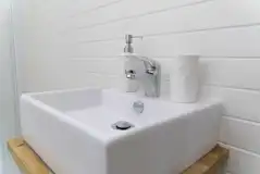 Pod ensuite bathroom