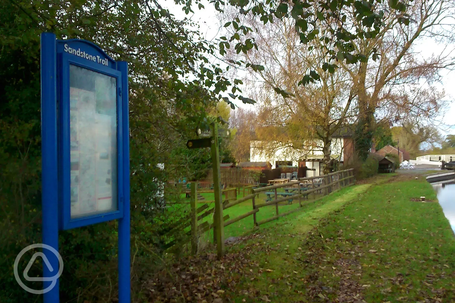 TRANQUIL WALKS ALONG THE CANAL