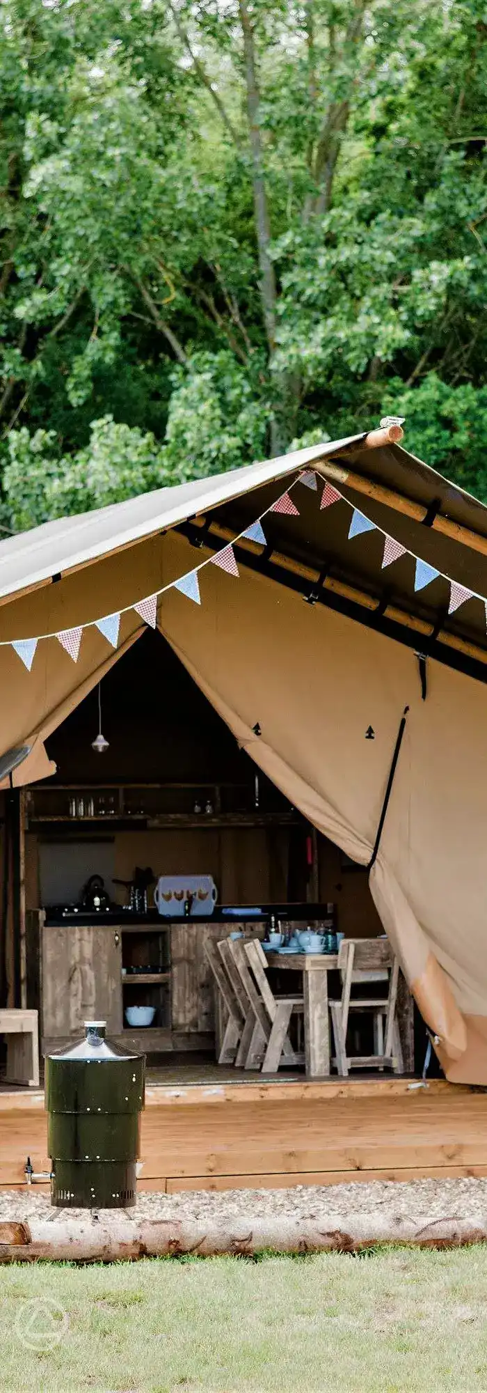 Woodchests Glamping in Pebmarsh, Essex