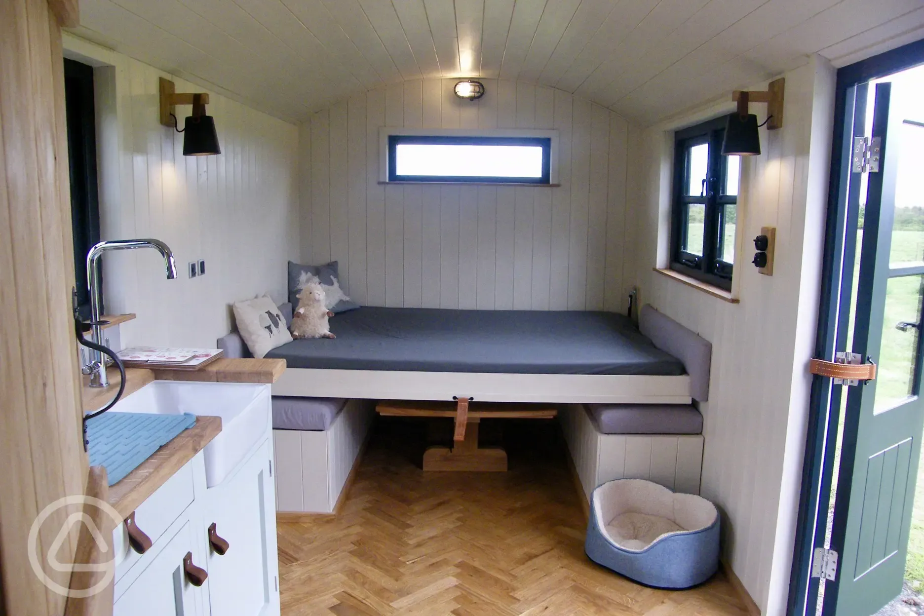 Poppy's Hut bedroom