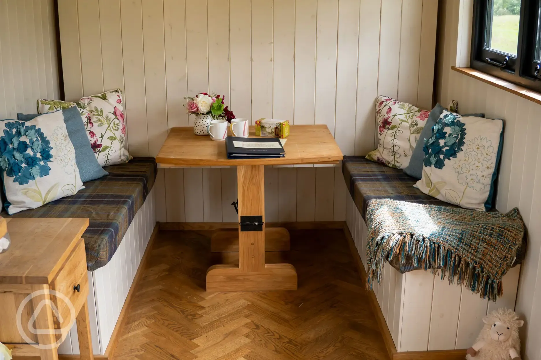 Poppy shepherd's hut interior