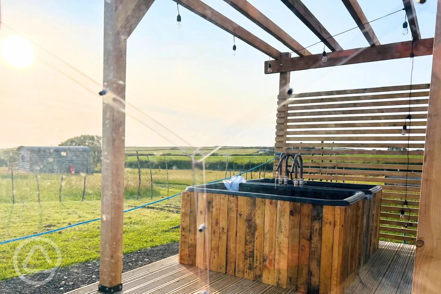 Sea and Sky outdoor spa with a bath and cold plunge (available to hire)