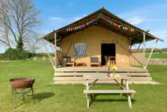 Safari tent