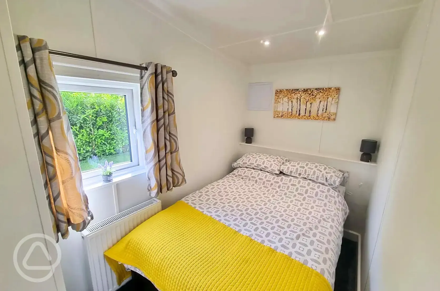 Studio pod cabin double bedroom