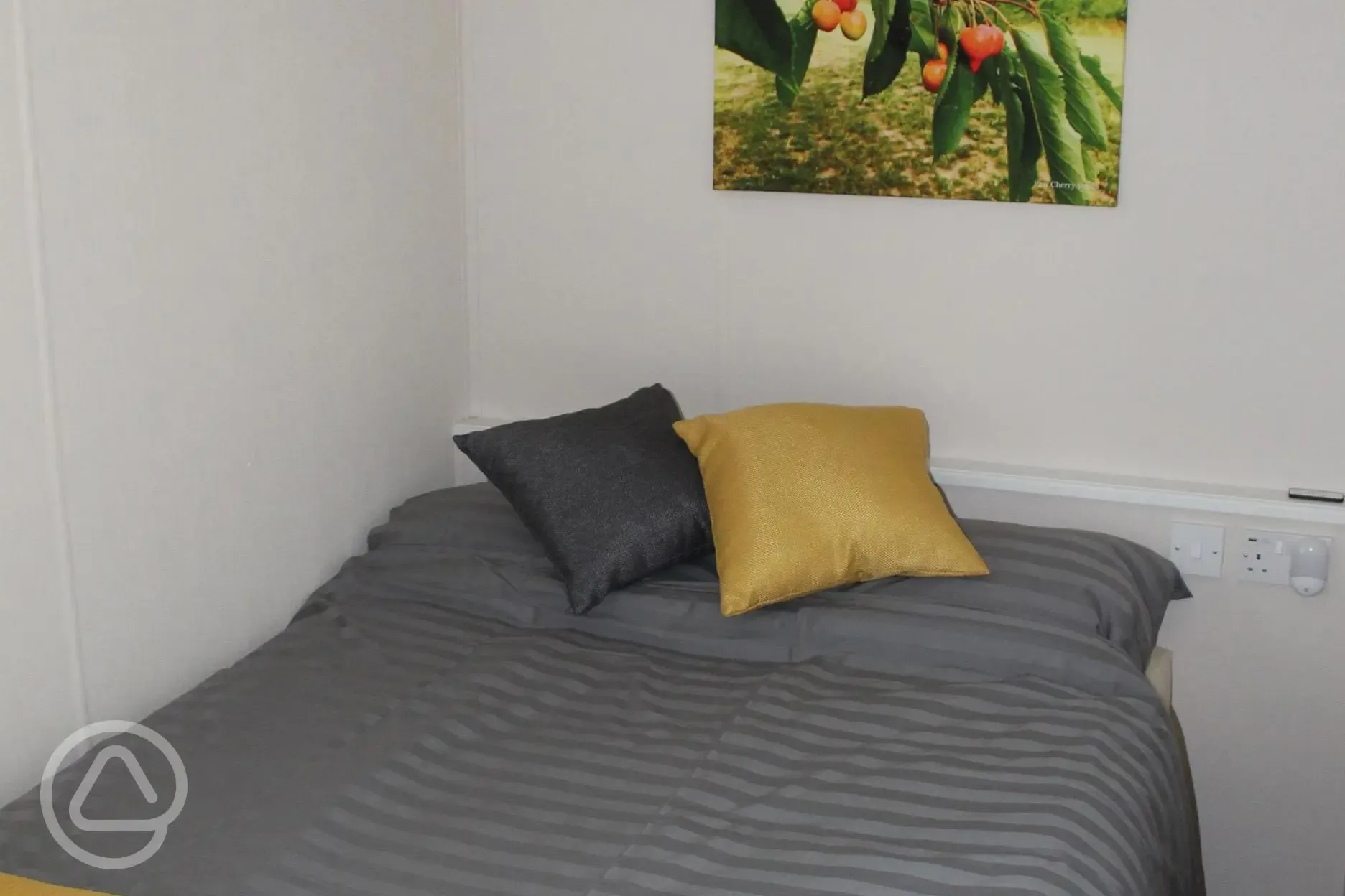 Studio pod cabin bedroom