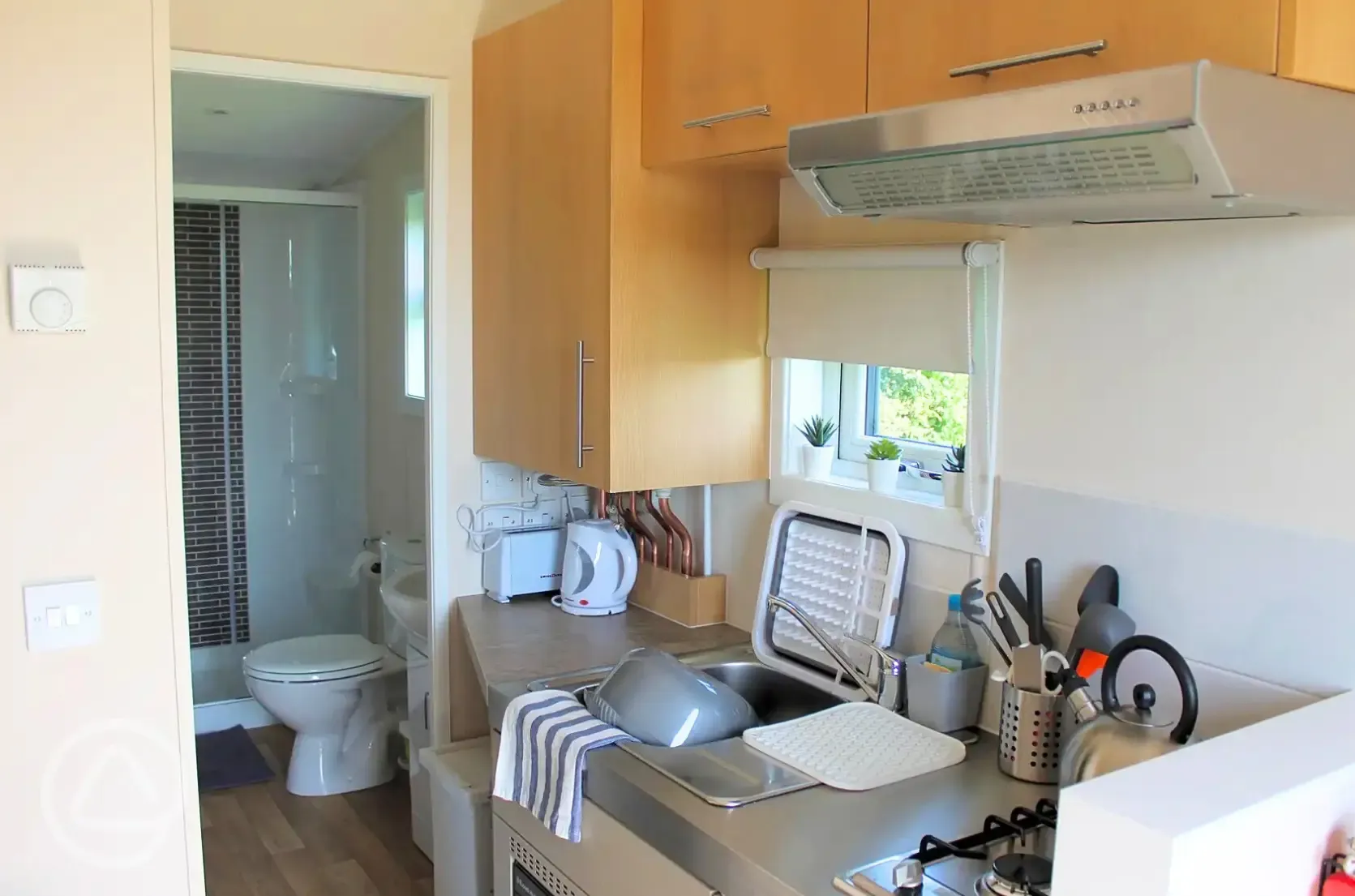Studio pod cabin kitchen