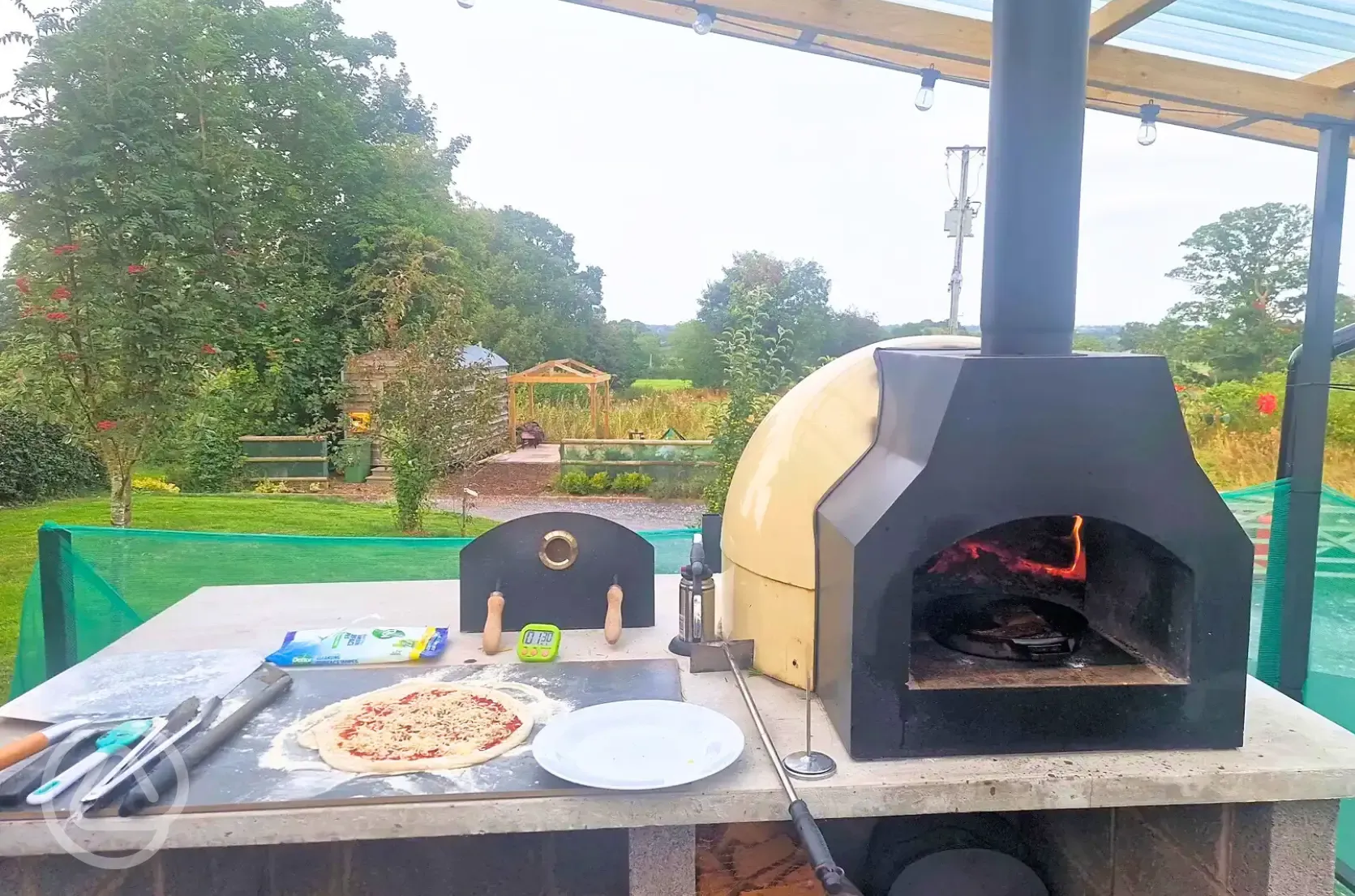 Pizza oven