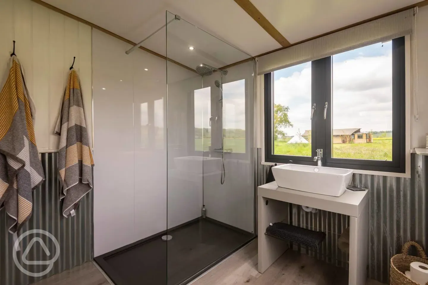 Skylark safari tent bathroom