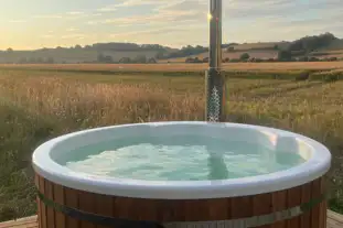 Wheatfields Luxury Glamping, Appledore, Rye, East Sussex