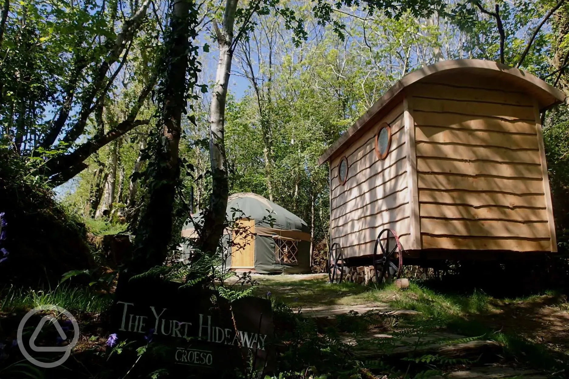 Your own yurt, hot tub and shepherds hut washroom
