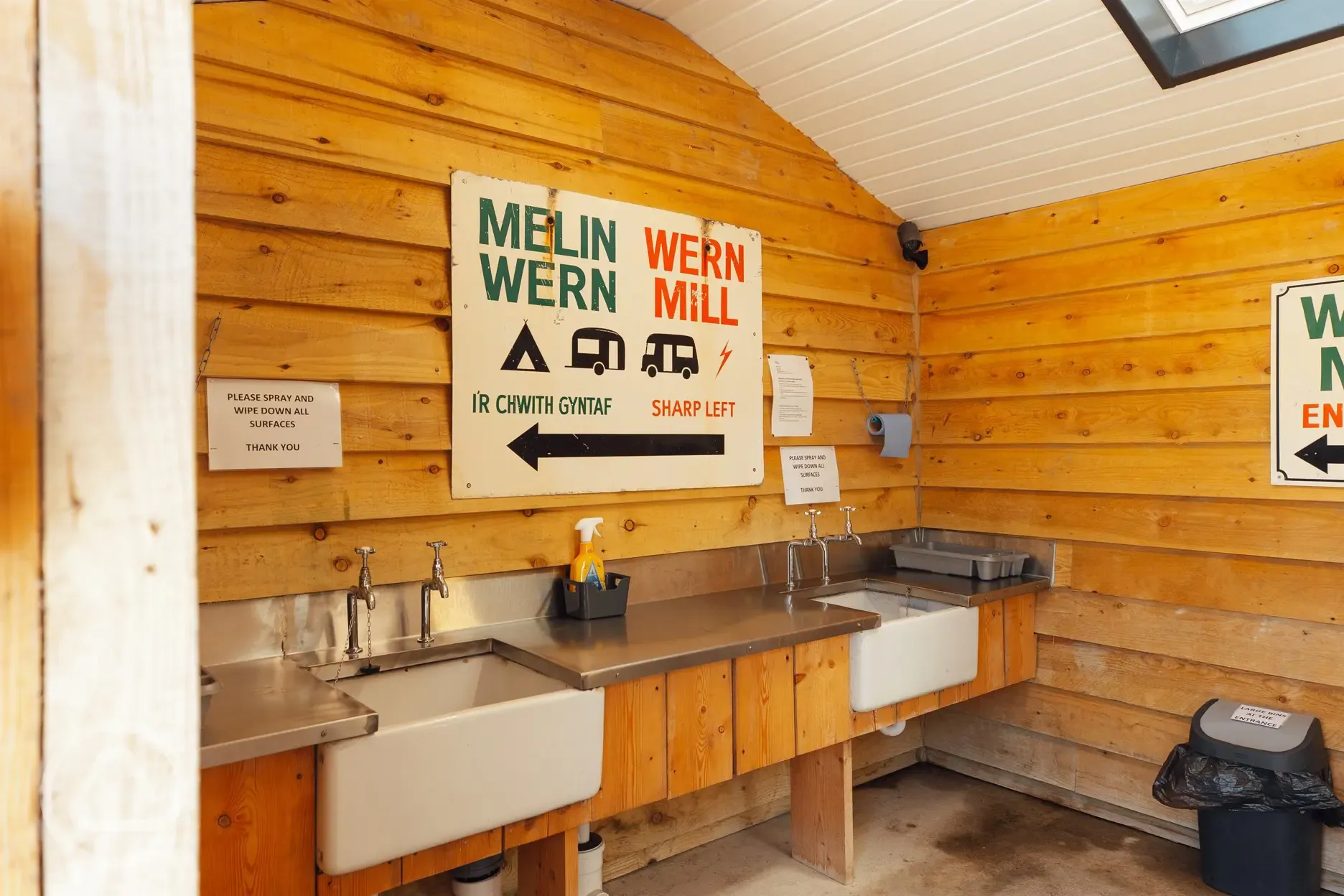 Covered washing up area