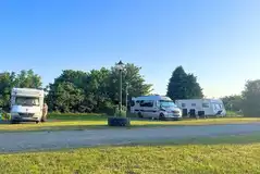 Campervans and caravans on fully serviced pitches Campervans and caravans on fully serviced pitches