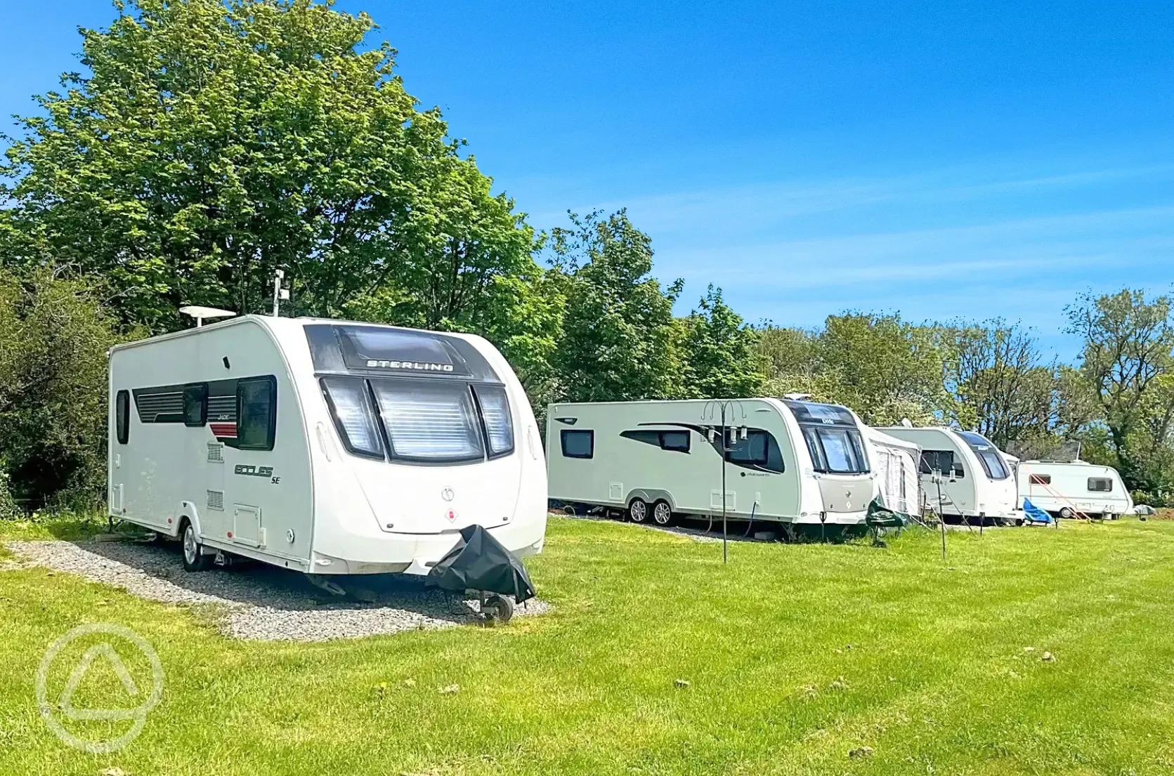 Fully serviced hardstanding and grass pitches