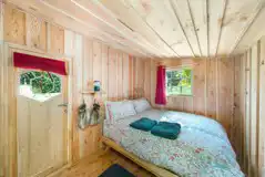 Woodpecker cabin double bed