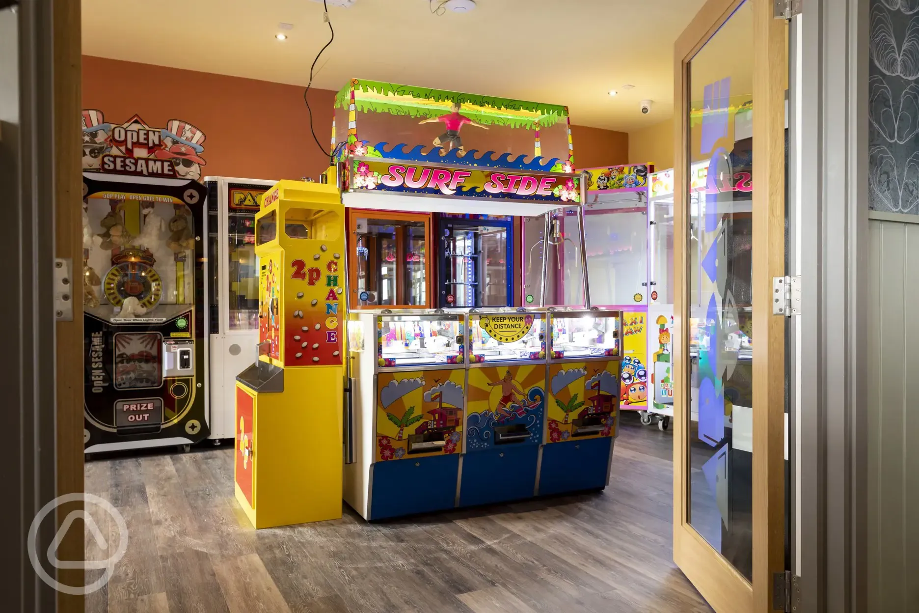 Arcade with 2p machines