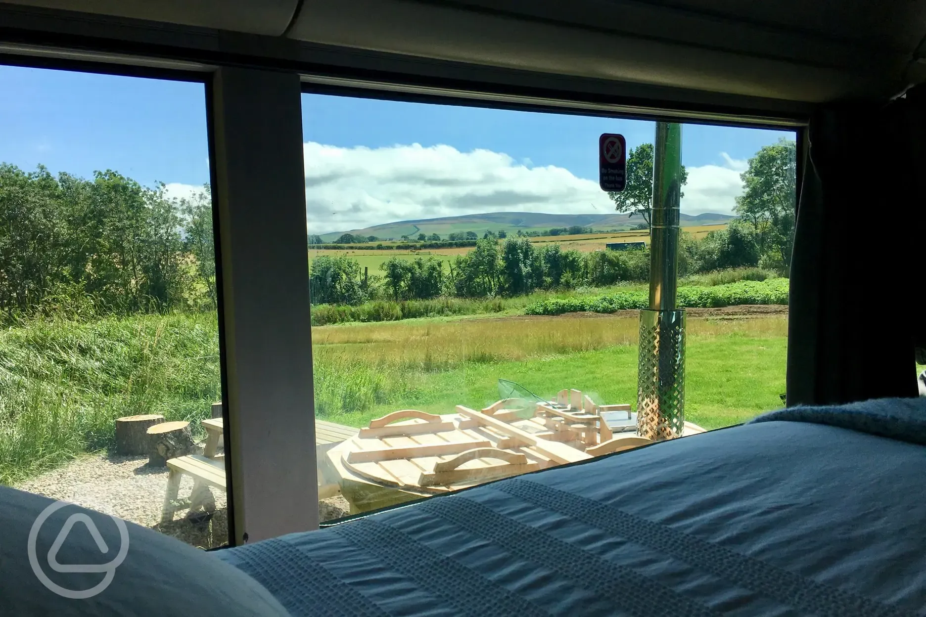 Eco bus (two person) Lammermuir Hills views from bedroom windows