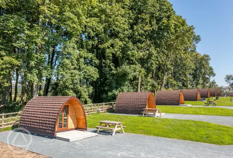 Heated camping pods (four persons) 