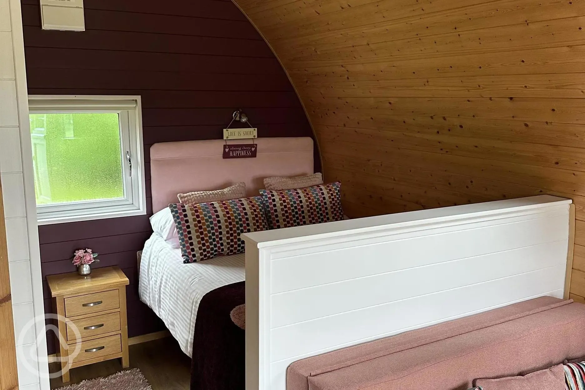 Lily Pod - pet friendly