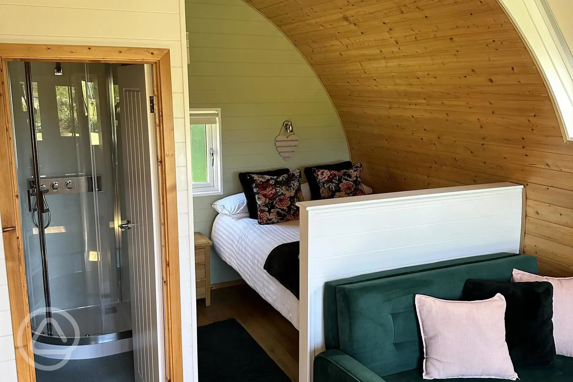 Daisy pod interior - pet friendly 