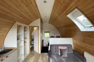 Rosy glamping pod interior - pet free