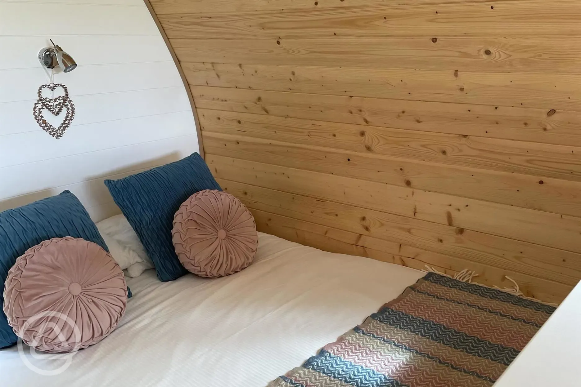 Bluebell glamping pod double bed - pet free