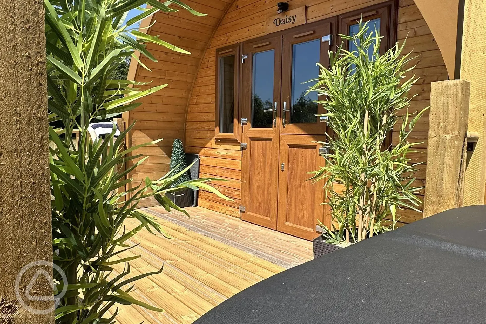 Daisy pod with log burning hot tub