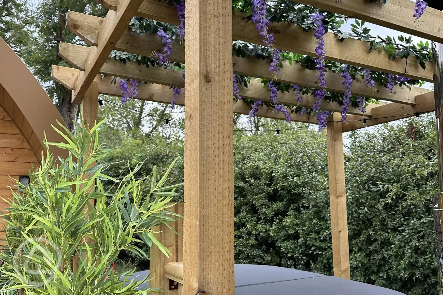 Daisy pod with log burning hot tub