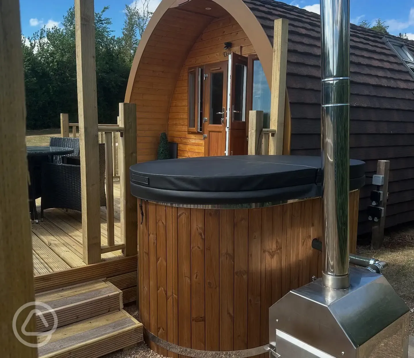 Daisy pod and hot tub