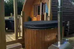 Daisy pod and hot tub Daisy pod and hot tub