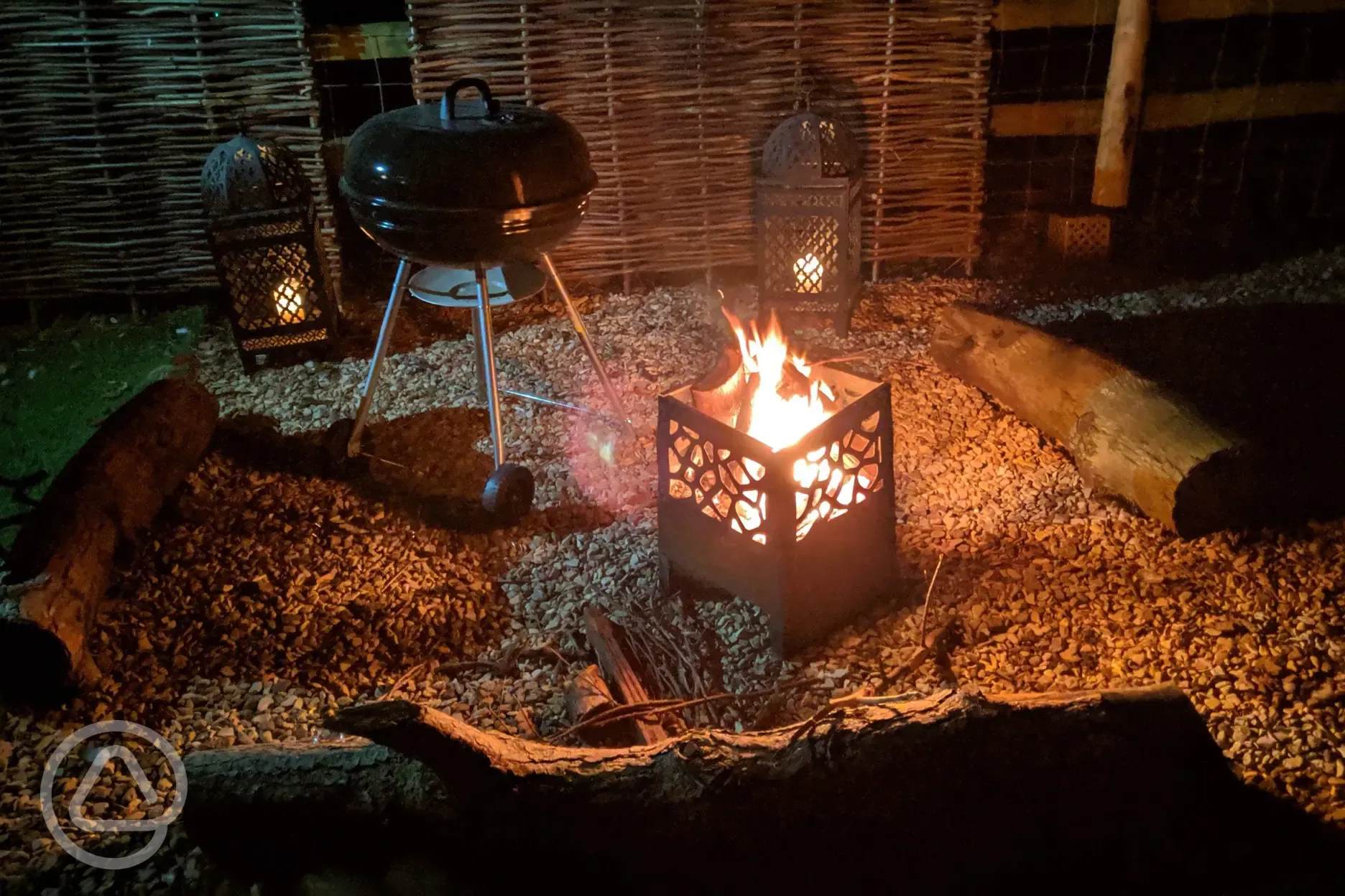 Fire pits and barbecues