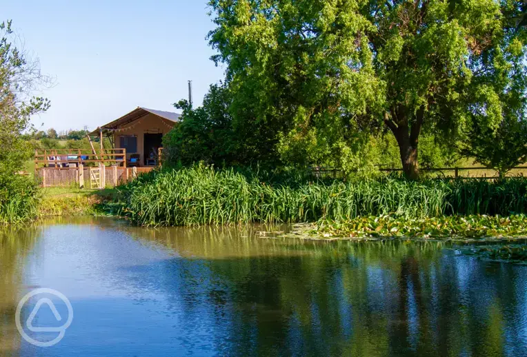 Waterside safari lodge tent 