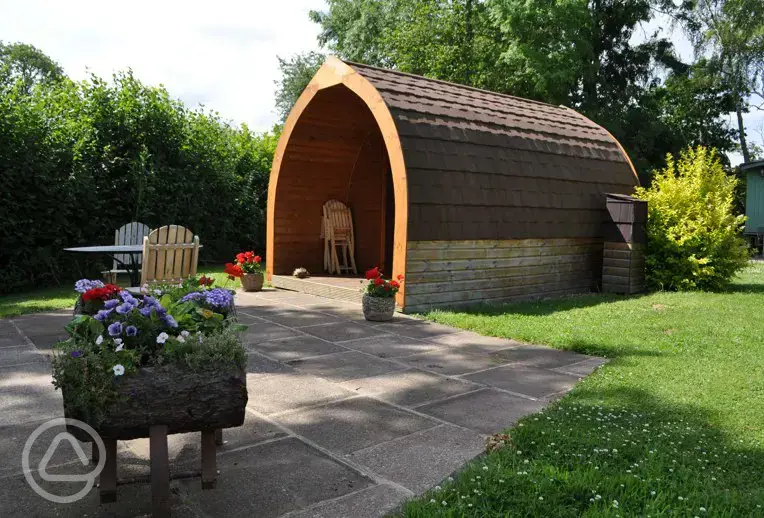 Hedgehog camping pod