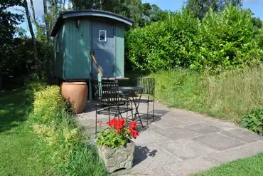 Owl shepherd's hut