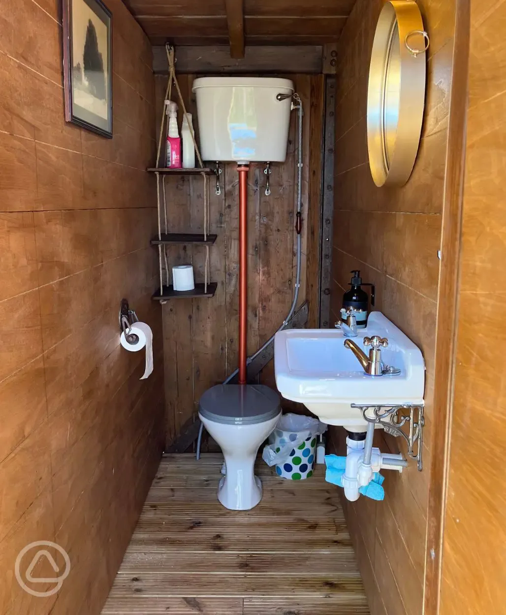 Private toilet for glamping units