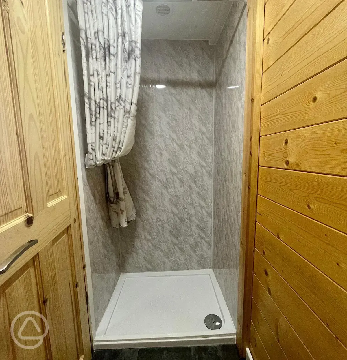 En-suite Bathroom with Power Shower