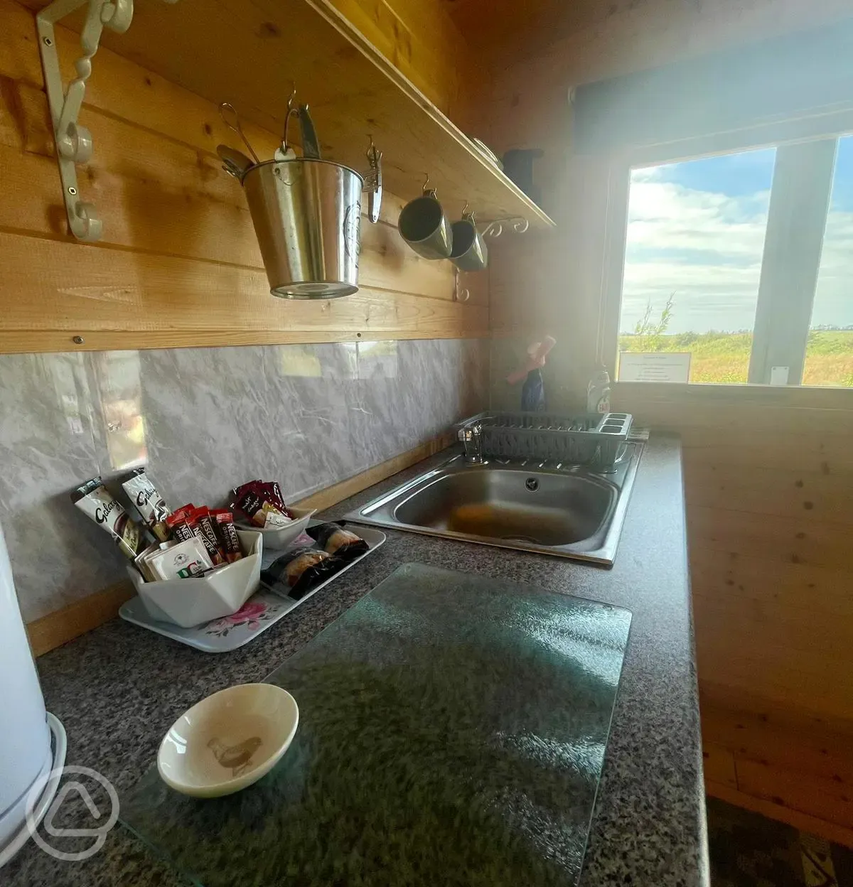 Glamping hut kitchen