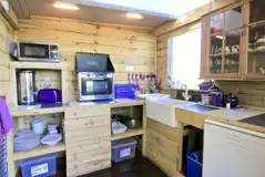 Bramble yurt - kitchen