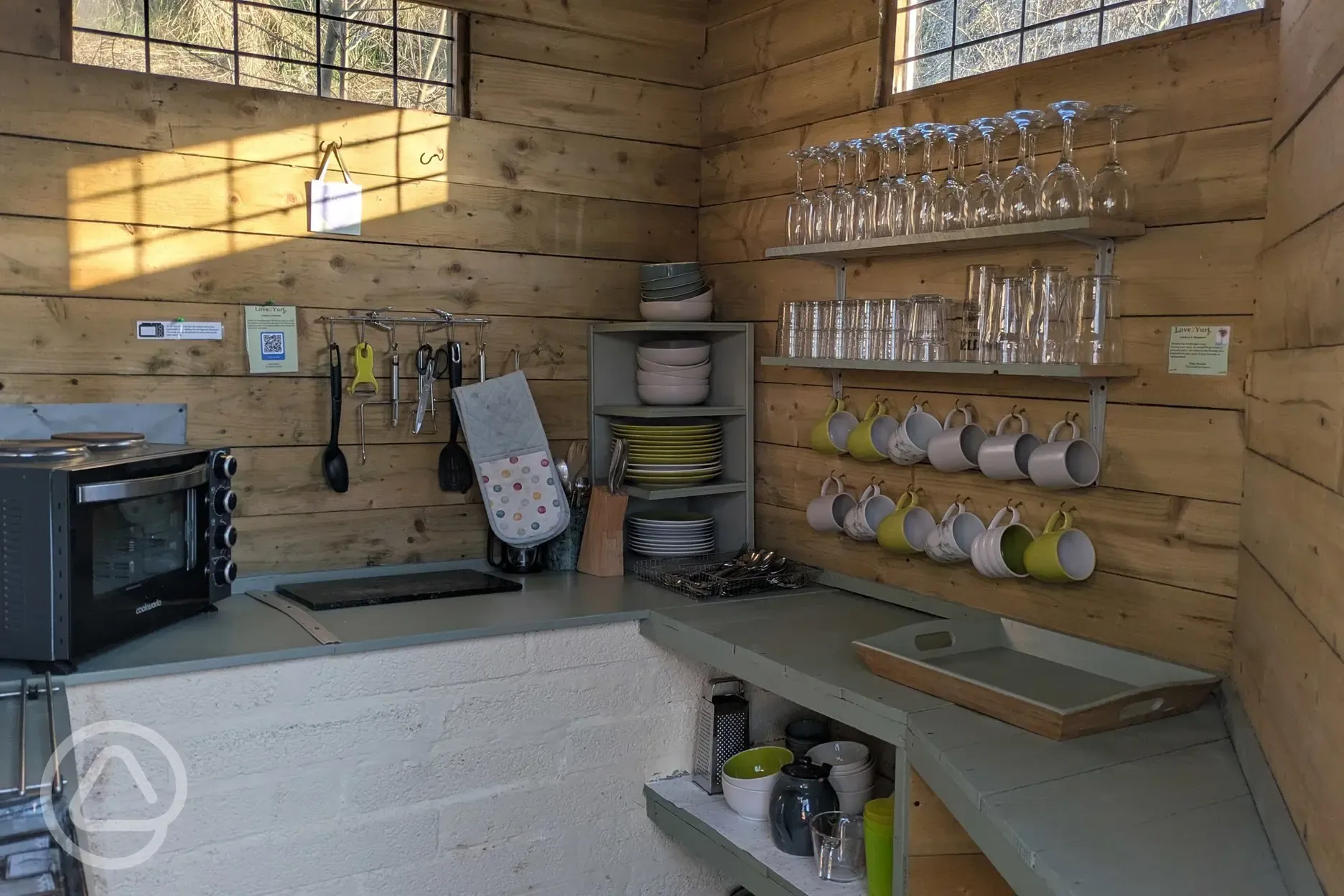 Lakeside yurt retreat - kitchen
