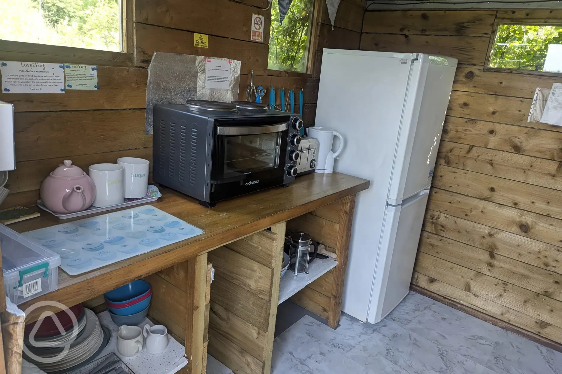 Vintage yurt - kitchen