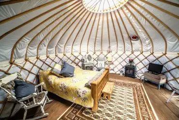 Kingfisher yurt interior