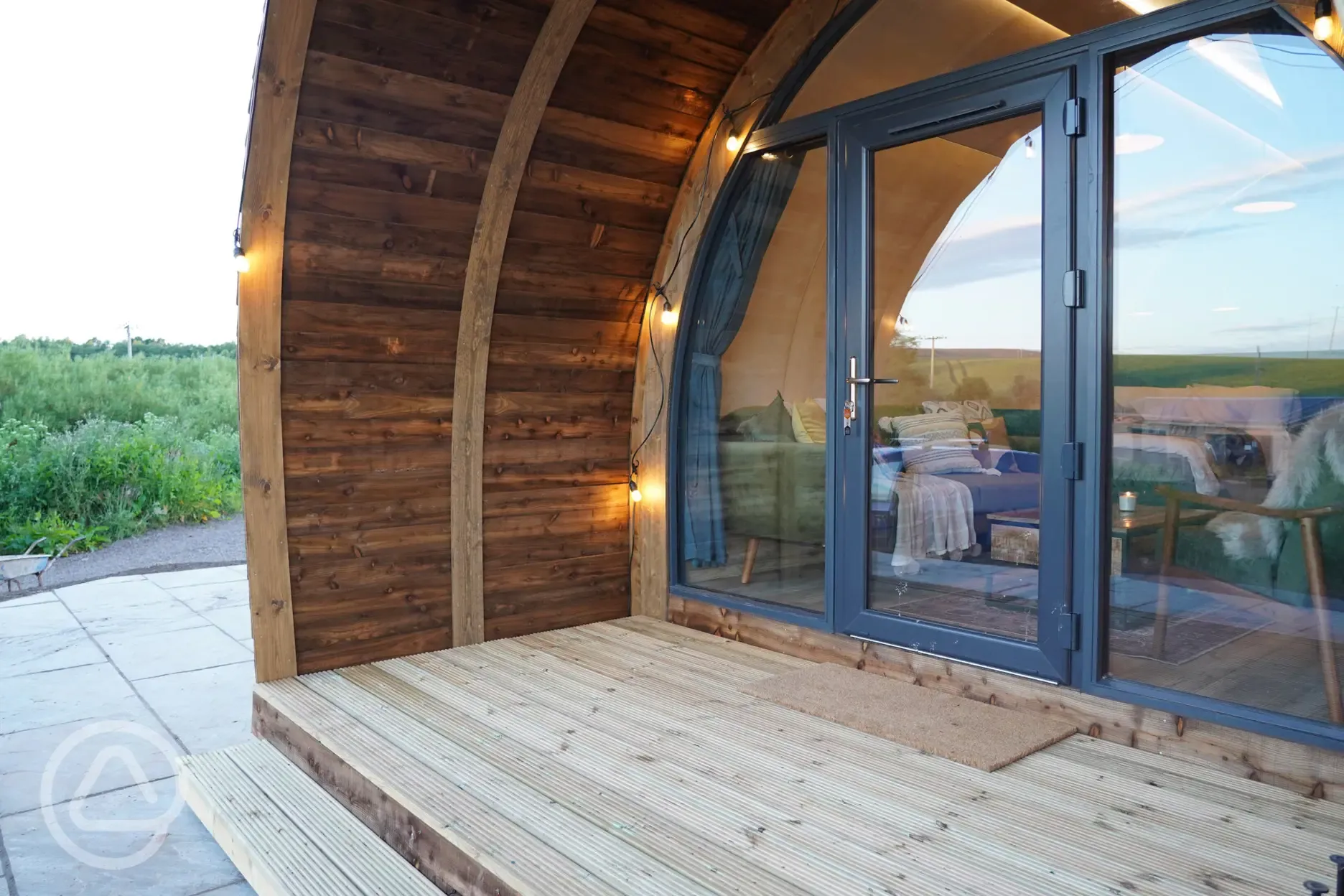 Adult only ensuite pod with hot tub (pet free)