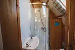 Ensuite pod bathroom