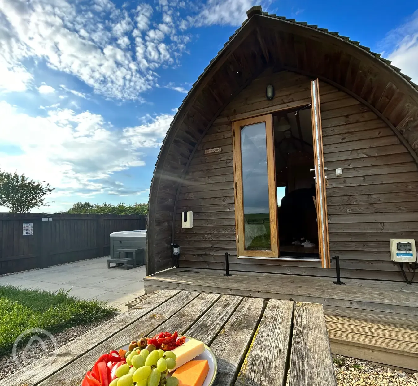 Ensuite deluxe Wigwam pod with hot tub