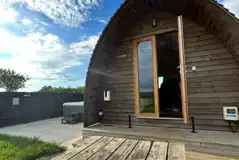 Ensuite deluxe Wigwam pod with hot tub