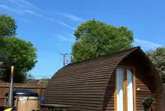 En-suite Wigwam pod with hot tub