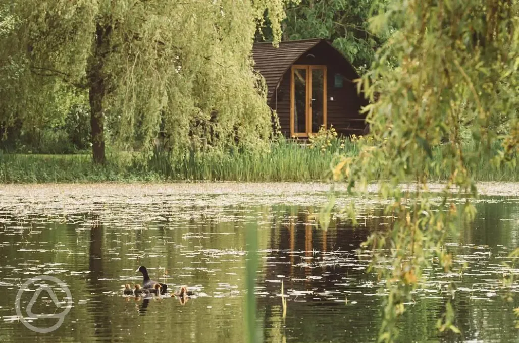 Deluxe ensuite Wigwam pod overlooking the lake