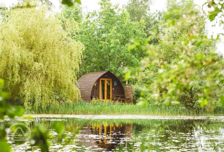 Deluxe ensuite Wigwam pod overlooking the lake