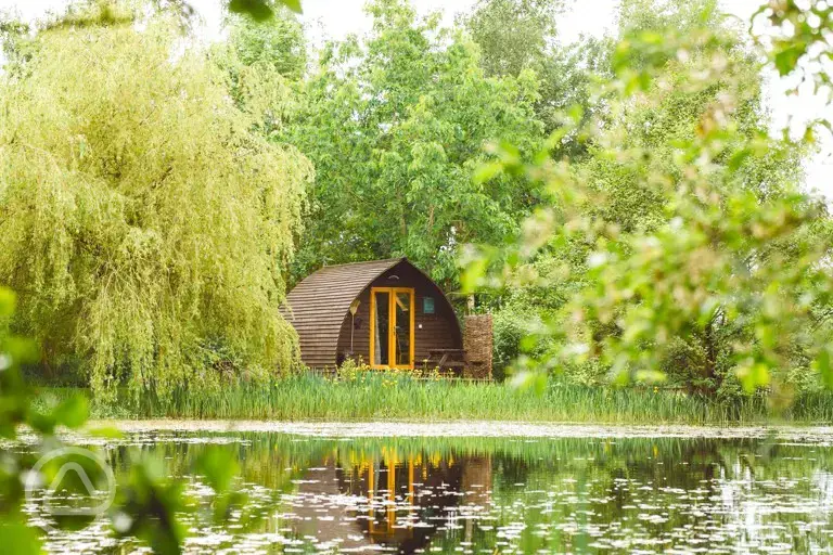 Deluxe ensuite Wigwam pod overlooking the lake