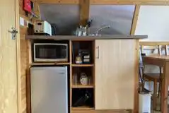 Ensuite deluxe Wigwam pod kitchenette