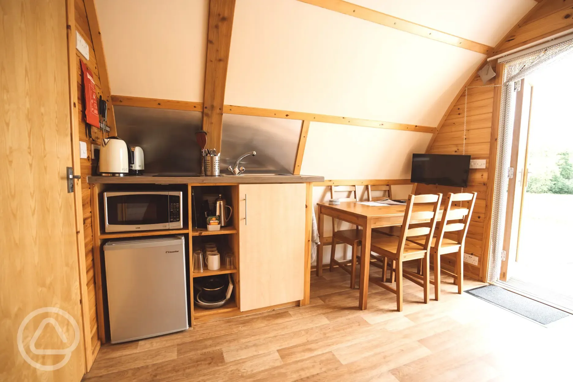 Ensuite deluxe Wigwam pod kitchenette